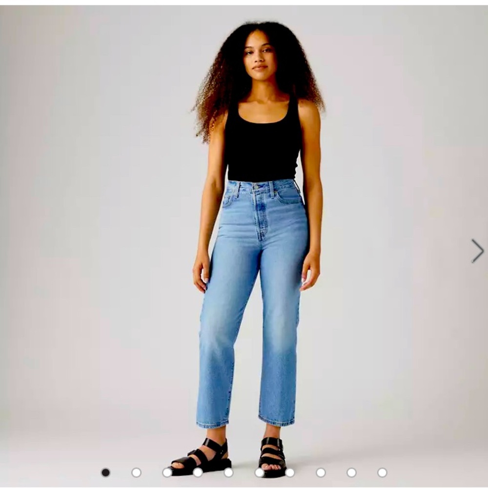 Levi’s ribcage straight ankle jeans In The Middle size 27